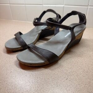 Patagonia Women's Brown Leather Wedge Sandals Ankle Strap Size 7.5